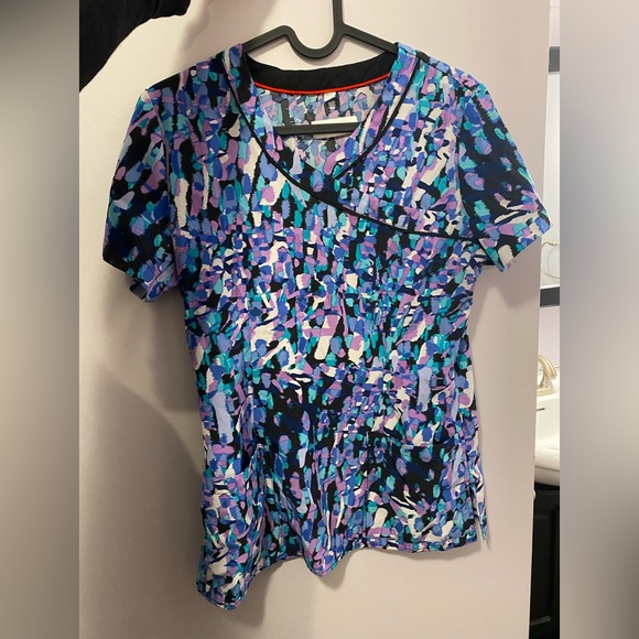 Scrub top - Picture 1 of 1